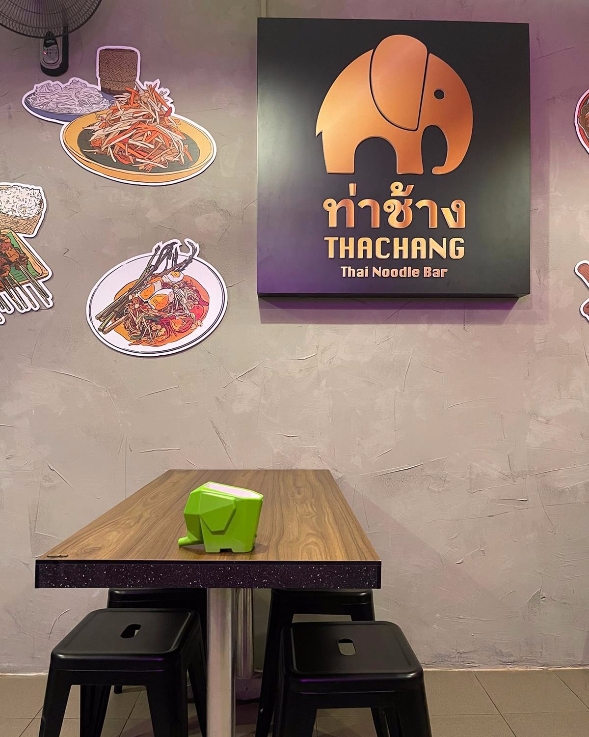 Tha Chang Noodle Bar Golden Mile Complex